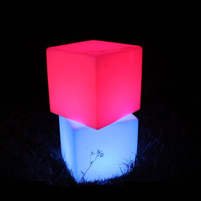 Lumière LED extérieure à commande à distance avec batterie rechargeable de 4400 mAh