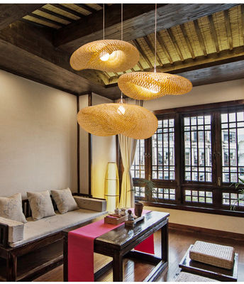 Pendentif de lustre en bambou en rotin Tissage à la main léger Style rustique avec hauteur réglable pour une utilisation en intérieur