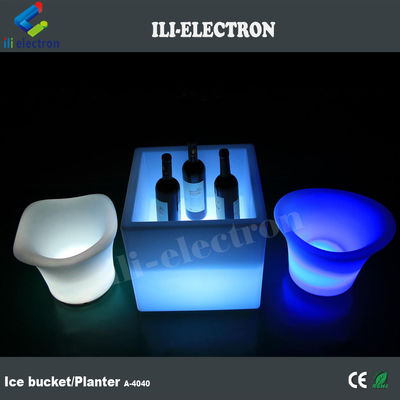 Bouteille de glace LED en PE carré en plastique éclairé / pot de fleurs LED / planteur de fleurs