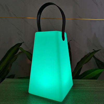 Lampe de jardin à LED en plastique à changement de couleur étanche à l'eau avec télécommande