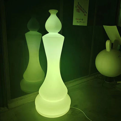 Lumières de jardin en forme d'échecs en plastique à LED rechargeable AC 85-265V