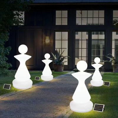 Lumières de jardin en forme d'échecs en plastique à LED rechargeable AC 85-265V