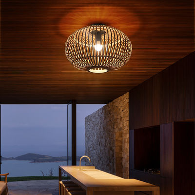 Pendentif d'ombre de lampe en osier sur mesure pour le plafond du couloir intérieur