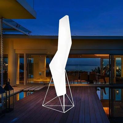 Lampe de sol à LED nordique moderne pour le salon