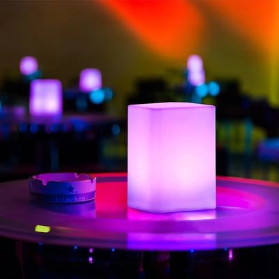 Couleur RGB changeante extérieure LED Cube Light Charge USB contrôlée par télécommande