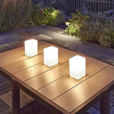Couleur RGB changeante extérieure LED Cube Light Charge USB contrôlée par télécommande
