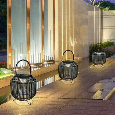 Lumières solaires tissées en rotin personnalisées Portables 3500K IP65 étanches