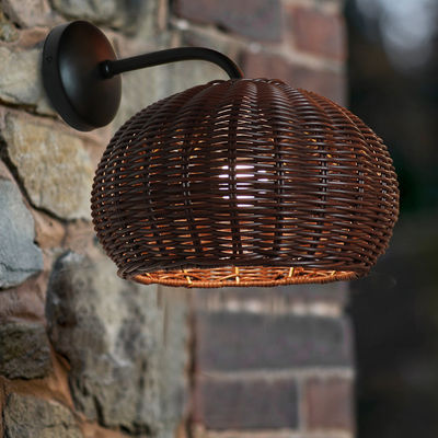 Les lampes de mur en rotin tricotées à la main sont étanches à l'eau, de forme ronde, pour l'extérieur.