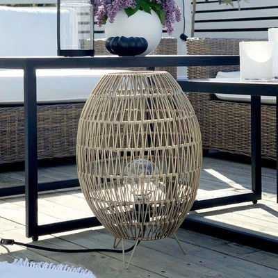 Ip44 LED Rattan lampe de sol pour piscine de jardin