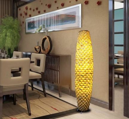 Lampe de sol en rotin en bambou tissée 3500K pour le salon résidentiel