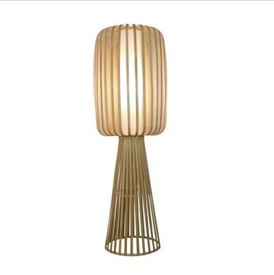 Lampe de sol en rotin tissé en bambou pour salon de maison de thé résidentiel