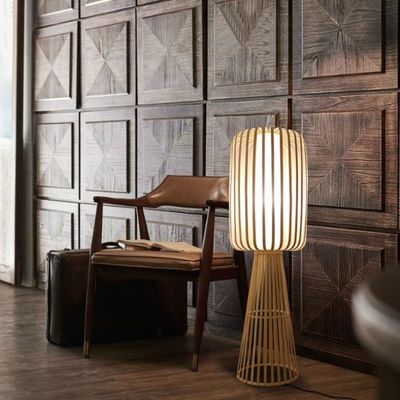 Lampe de sol en rotin tissé en bambou pour salon de maison de thé résidentiel