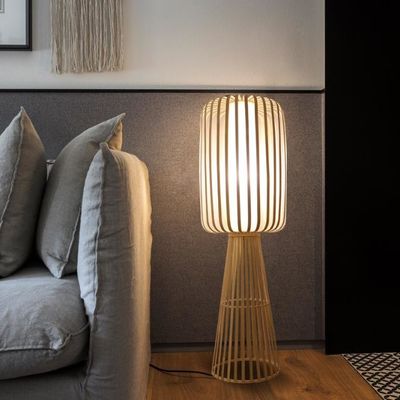 Lampe de sol en rotin tissé en bambou pour salon de maison de thé résidentiel