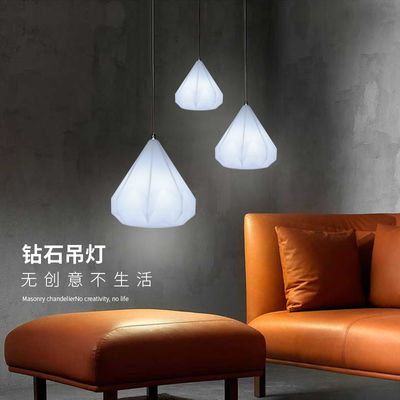 Lampe suspendue en plastique de conception rhomboïde à commande sans fil
