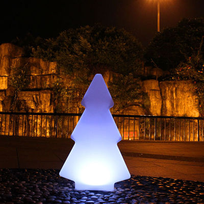 Lumières extérieures en plastique à LED en forme d'arbre pour la décoration de Noël