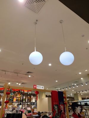 lampe à goutte en plastique à LED utilisée dans le commerce
