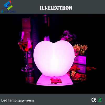 Lampe LED en plastique en forme de pêche à télécommande avec batterie au lithium rechargeable