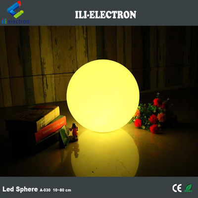 Boules lumineuses en plastique illuminées