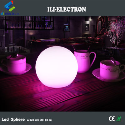Boules lumineuses en plastique illuminées