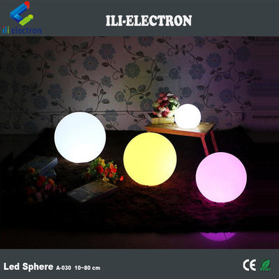 Boules lumineuses en plastique illuminées