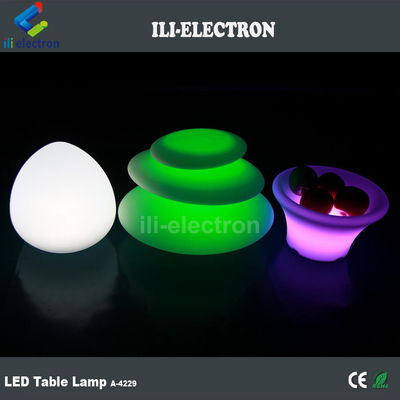 Des lampes de piscine en plastique PE élégantes et rechargeables
