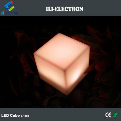 Commande à distance étanche à l'eau en plastique coloré LED cube lumière