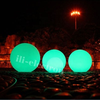 Boule flottante à LED rechargeable en PE plastique