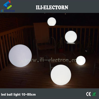 Boule LED éclairée en plastique étanche à l'extérieur 20,25,30,35,40,50, 60 cm
