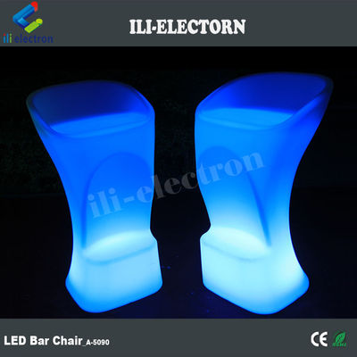 Des chaises de bar à lumière LED de design moderne coloré RGB