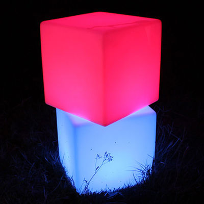 IP65 étanche à l'eau extérieure LED Cube Light 16 couleurs changeantes pour les tabourets de jardin