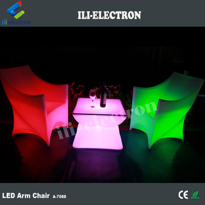 Chaise de meuble en PE en plastique à LED éclairée en RGB avec batterie au lithium rechargeable