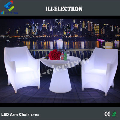 Chaise de meuble en PE en plastique à LED éclairée en RGB avec batterie au lithium rechargeable