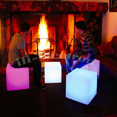 Lumière LED extérieure tabouret cube coloré imperméable à l'eau pour le foyer et la décoration du patio