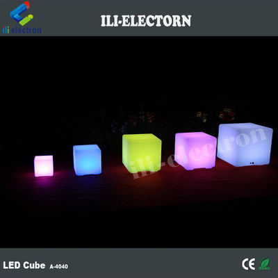 Cube de lumière LED solide / Tabouret de cube lumineux Table de côté / Pièce d'accent lumineux éclairé