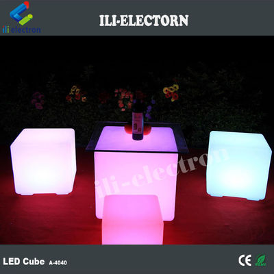 Cube de lumière LED solide / Tabouret de cube lumineux Table de côté / Pièce d'accent lumineux éclairé