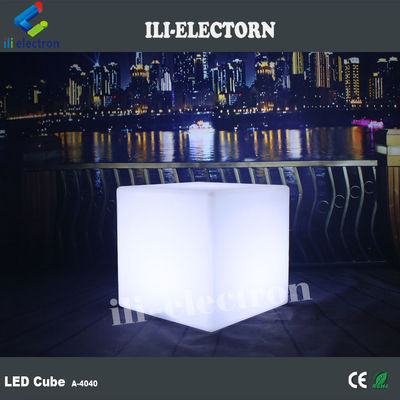 PE plastique changeant de couleur éclairé Solid LED Glow Cubes