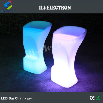 Des chaises de bar à LED modernes colorées en RGB