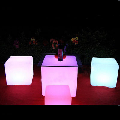 éclairage de cube en plastique qui change de couleur