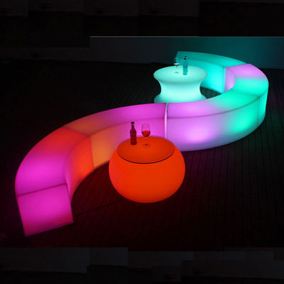 Étagère de meuble de bar à LED courbée commerciale pour jardin extérieur