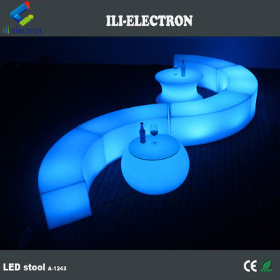 Étagère de meuble de bar à LED courbée commerciale pour jardin extérieur