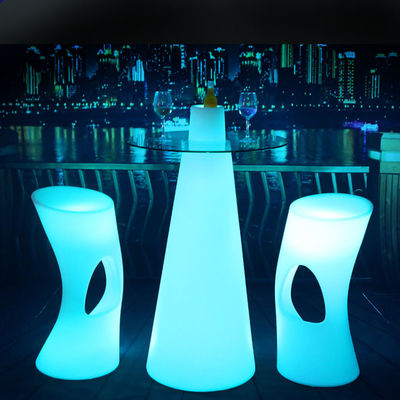 Table à LED en plastique de forme conique table à cocktail lumineuse