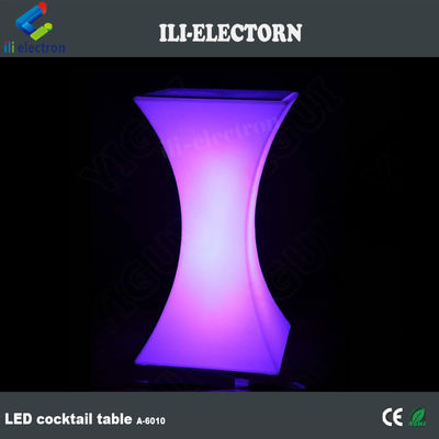 Moderne de conception carré ensemble de bar cocktail haut blanc PE en plastique led table de bar lumineux