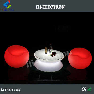 Table ronde avec lampes LED