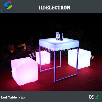 Table lumineuse LED en plastique carré portable avec étagère métallique