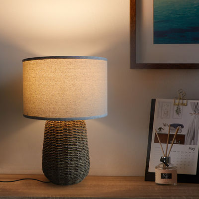Lampe de table en rotin naturel tissée à la main
