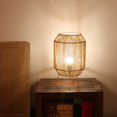 Lampe de table en rotin, faite à la main, lampe de table Wabi Sabi.