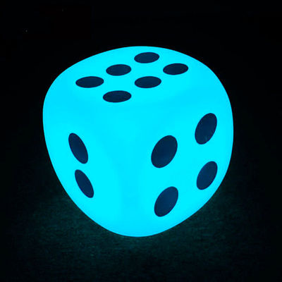 Décoration de fête dés éclairés /Dés lumineux /chaise en plastique à dés