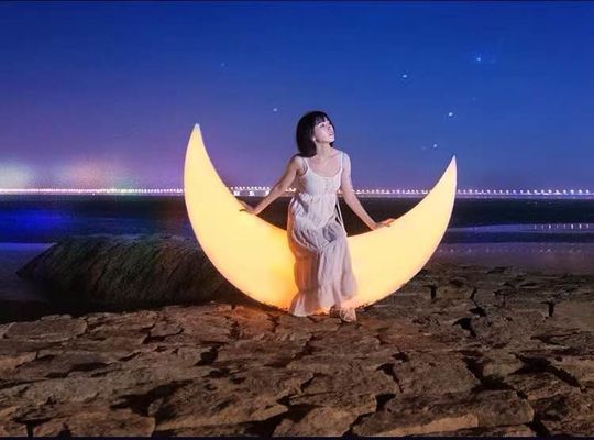 Chaise lumineuse avec batterie au lithium rechargeable