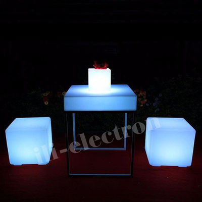 Table de cocktail extérieure à LED étanche à l'eau en forme carrée rechargeable