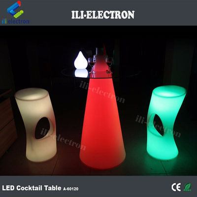 Des tables de cocktail rechargeables pour les fêtes